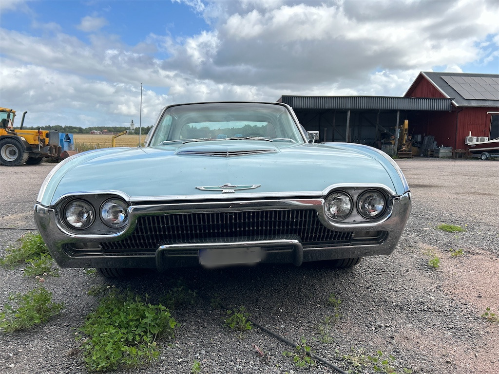 FORD THUNDERBIRD - Automobil: slika 2 FORD THUNDERBIRD - Automobil: slika 2