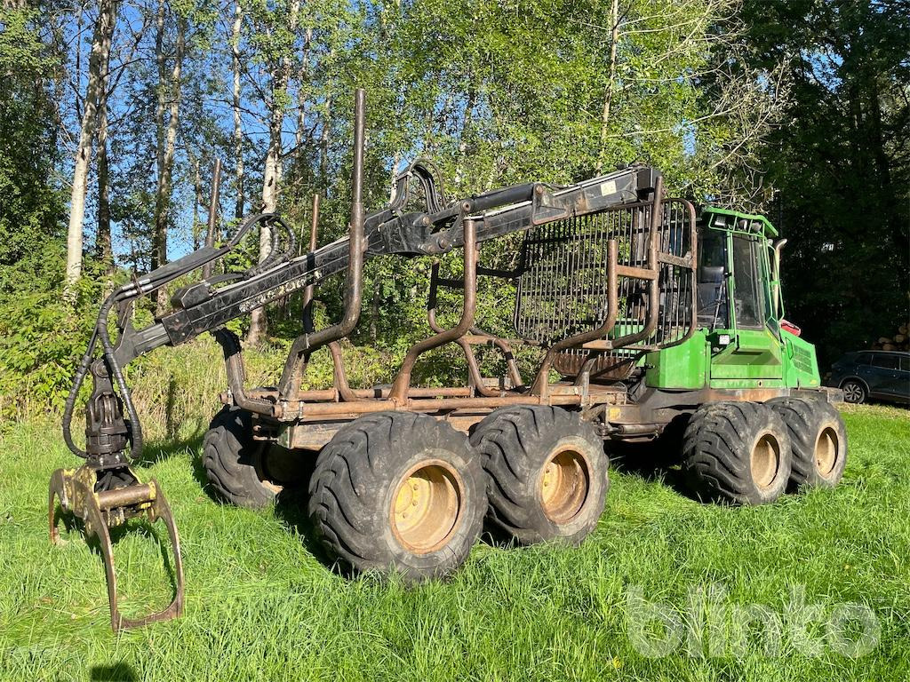 Harvester John Deere 810D (2006) - Prevoznik: slika 1 Harvester John Deere 810D (2006) - Prevoznik: slika 1