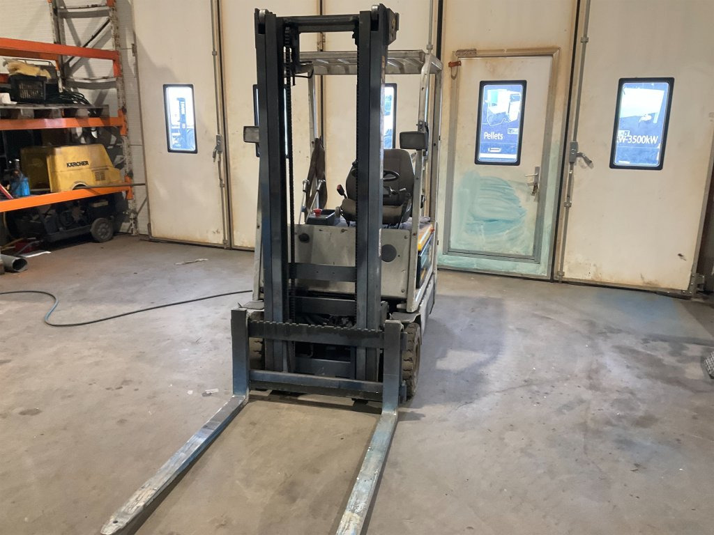 Komatsu - Električni viljuškar: slika 1 Komatsu - Električni viljuškar: slika 1