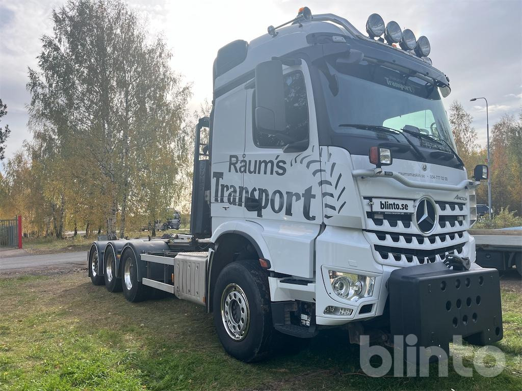 MERCEDES-BENZ Arocs 3251 8x4 - Kamion sa hidrauličnom kukom: slika 3 MERCEDES-BENZ Arocs 3251 8x4 - Kamion sa hidrauličnom kukom: slika 3