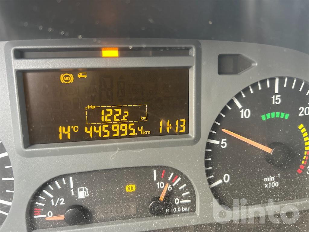 Mercedes Benz 818L (2006) - Kamion sa zatvorenim sandukom: slika 5 Mercedes Benz 818L (2006) - Kamion sa zatvorenim sandukom: slika 5