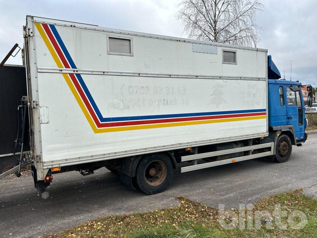 VOLVO FL611 - Kamion za prevoz stoke: slika 4 VOLVO FL611 - Kamion za prevoz stoke: slika 4