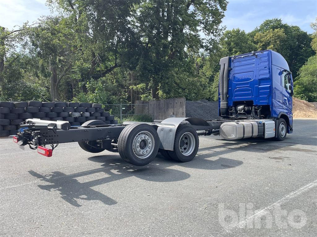 Volvo FH 460 FG 6x2 (2023) - Kamion sa golom šasijom i zatvorenom kabinom: slika 4 Volvo FH 460 FG 6x2 (2023) - Kamion sa golom šasijom i zatvorenom kabinom: slika 4