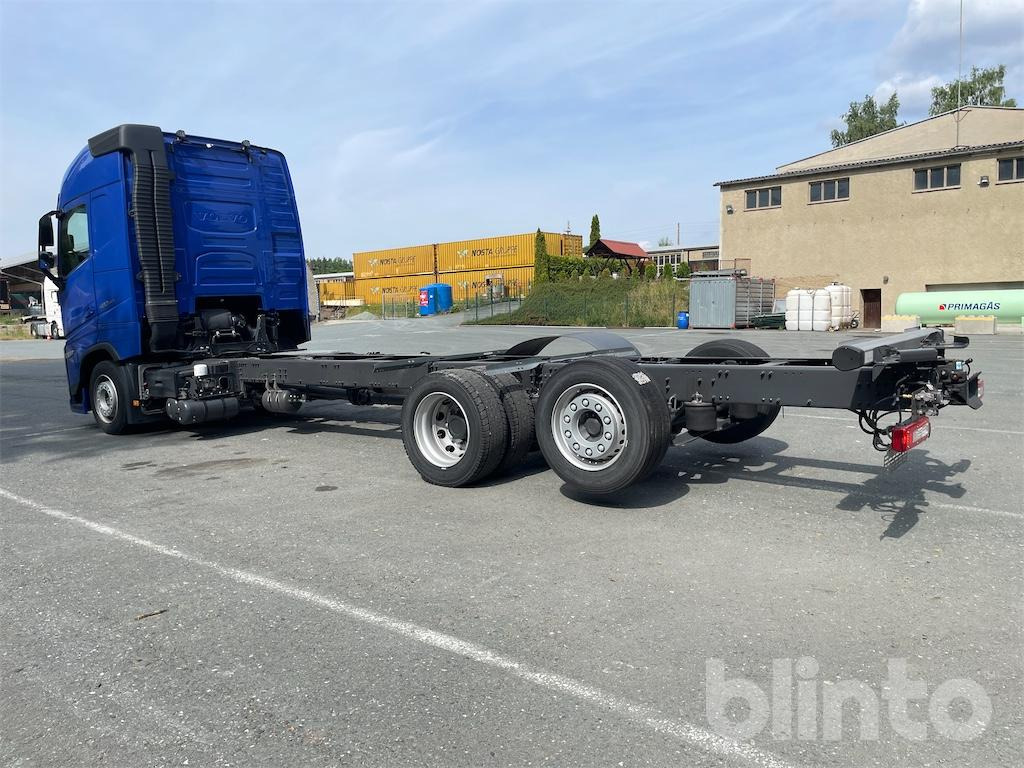 Volvo FH 460 FG 6x2 (2023) - Kamion sa golom šasijom i zatvorenom kabinom: slika 3 Volvo FH 460 FG 6x2 (2023) - Kamion sa golom šasijom i zatvorenom kabinom: slika 3