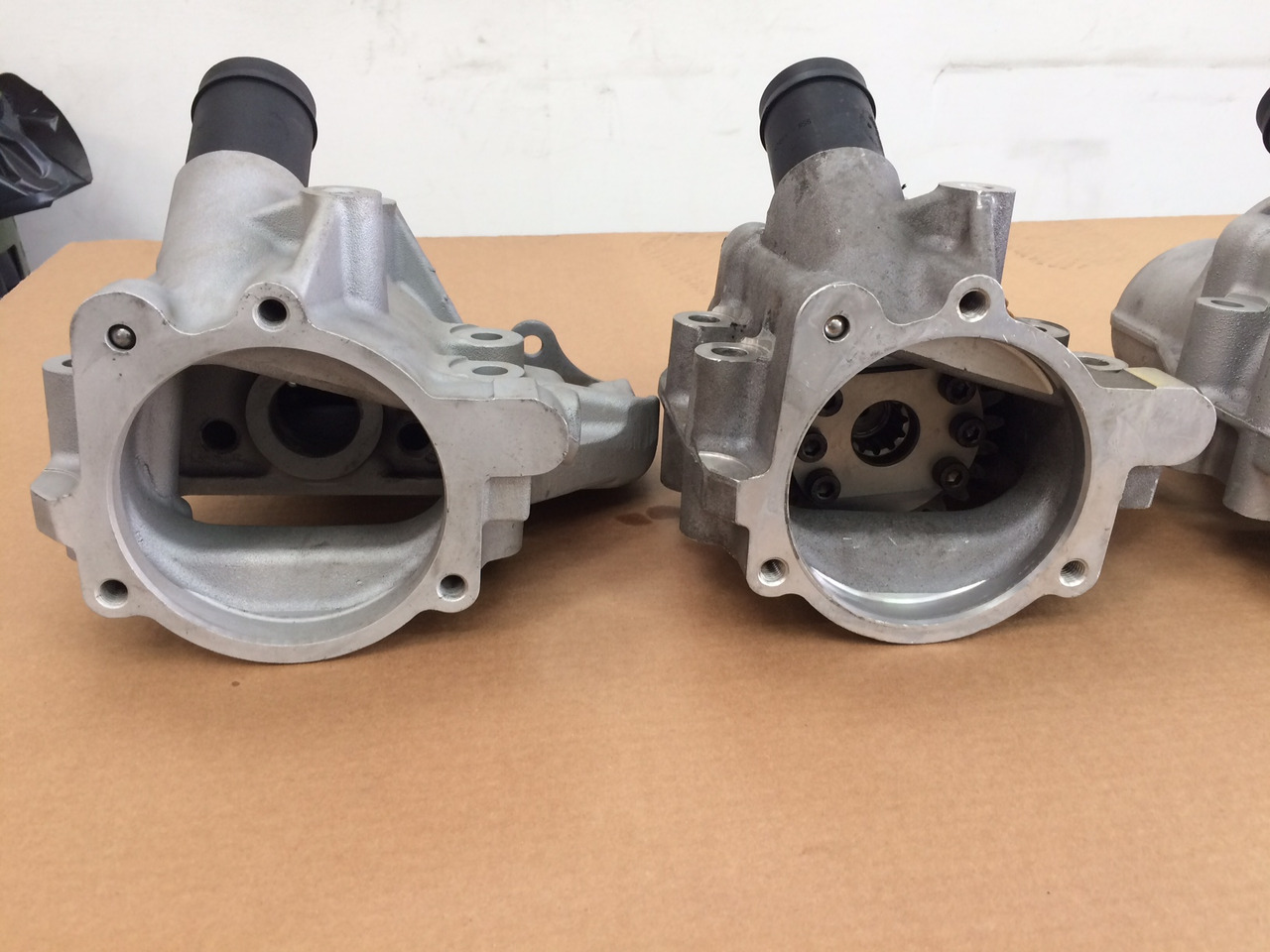 CARCASSA RIDUTTORE PER POMPA CARBURANTE ALTA PRESSIONE - MOTORI MAN D2066 / D2676 - Pumpa za gorivo za Kamion: slika 5 CARCASSA RIDUTTORE PER POMPA CARBURANTE ALTA PRESSIONE - MOTORI MAN D2066 / D2676 - Pumpa za gorivo za Kamion: slika 5