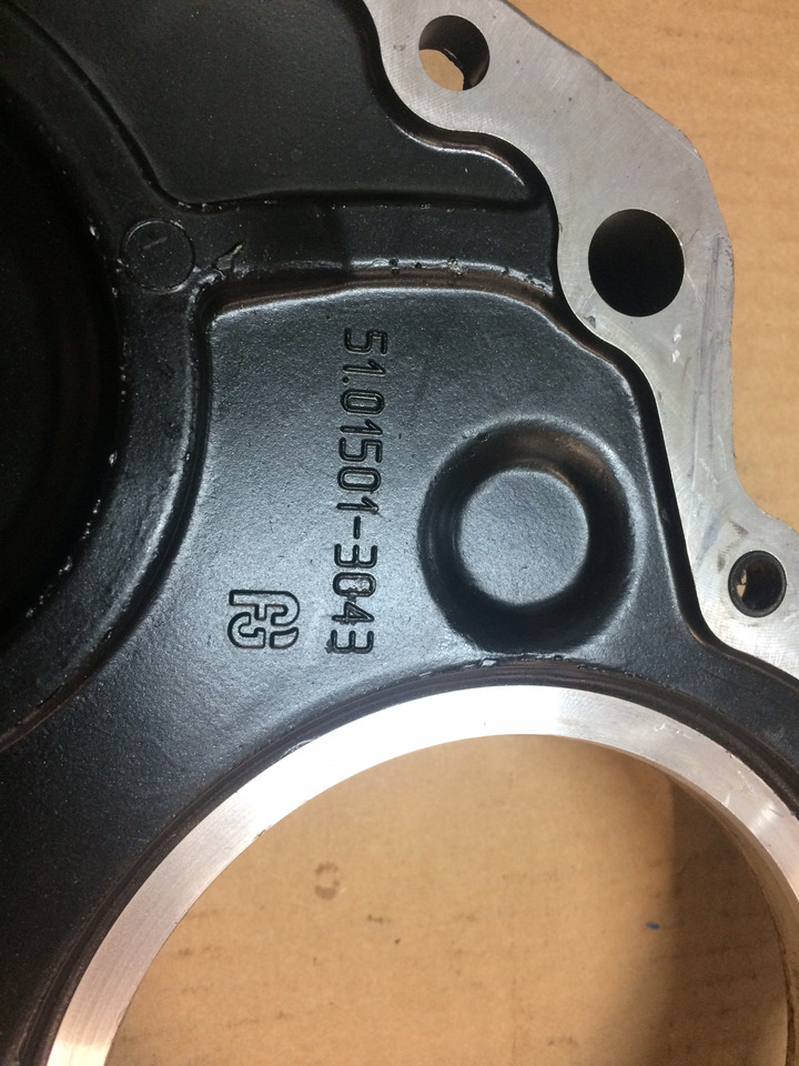 COPERCHIO BASAMENTO MAN 51015015025 - Karter za Kamion: slika 3 COPERCHIO BASAMENTO MAN 51015015025 - Karter za Kamion: slika 3