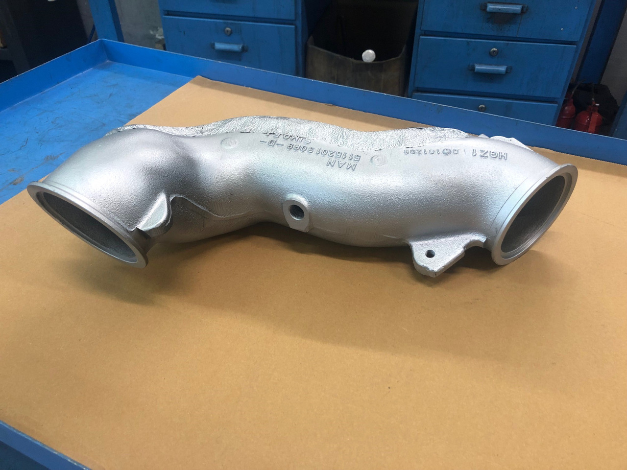 GOMITO SCARICO MAN 51152015301 - Auspuh za Kamion: slika 2 GOMITO SCARICO MAN 51152015301 - Auspuh za Kamion: slika 2