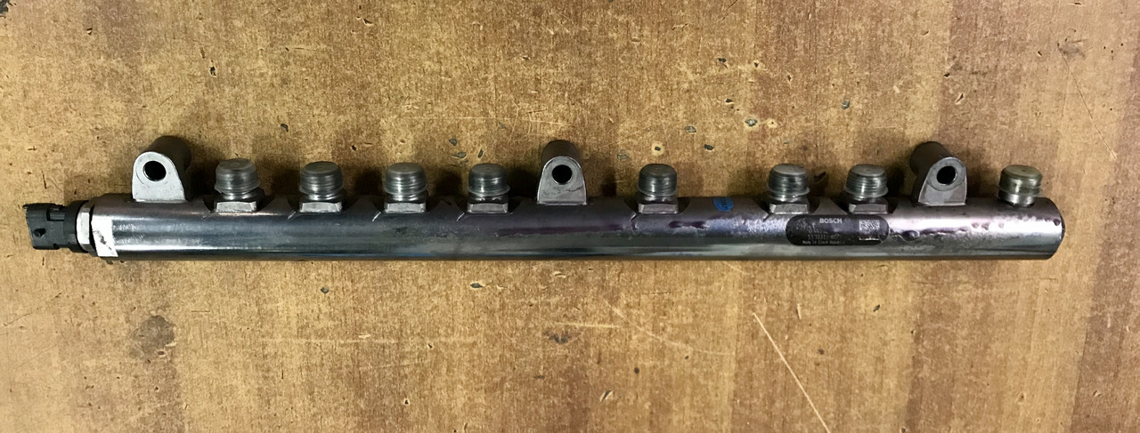 TUBO PRESSIONE RAIL PER MOTORI MAN D2066 - D2676 - Obrada goriva/ Dostava goriva za Kamion: slika 2 TUBO PRESSIONE RAIL PER MOTORI MAN D2066 - D2676 - Obrada goriva/ Dostava goriva za Kamion: slika 2