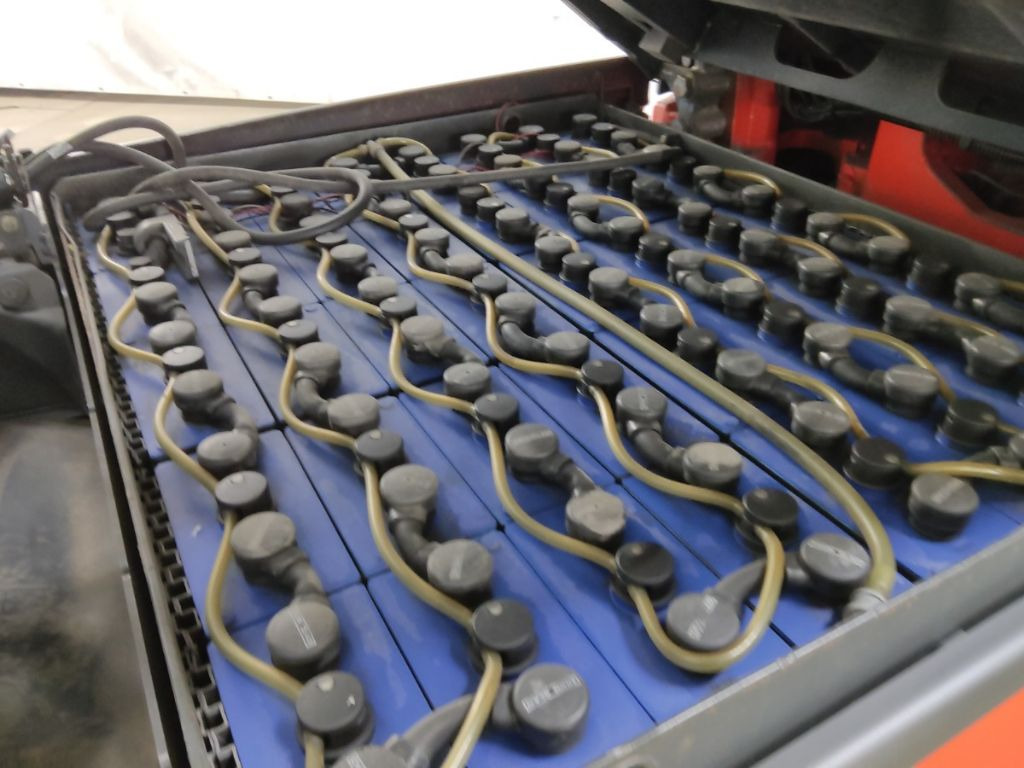 Linde E30L-01 - Električni viljuškar: slika 4 Linde E30L-01 - Električni viljuškar: slika 4