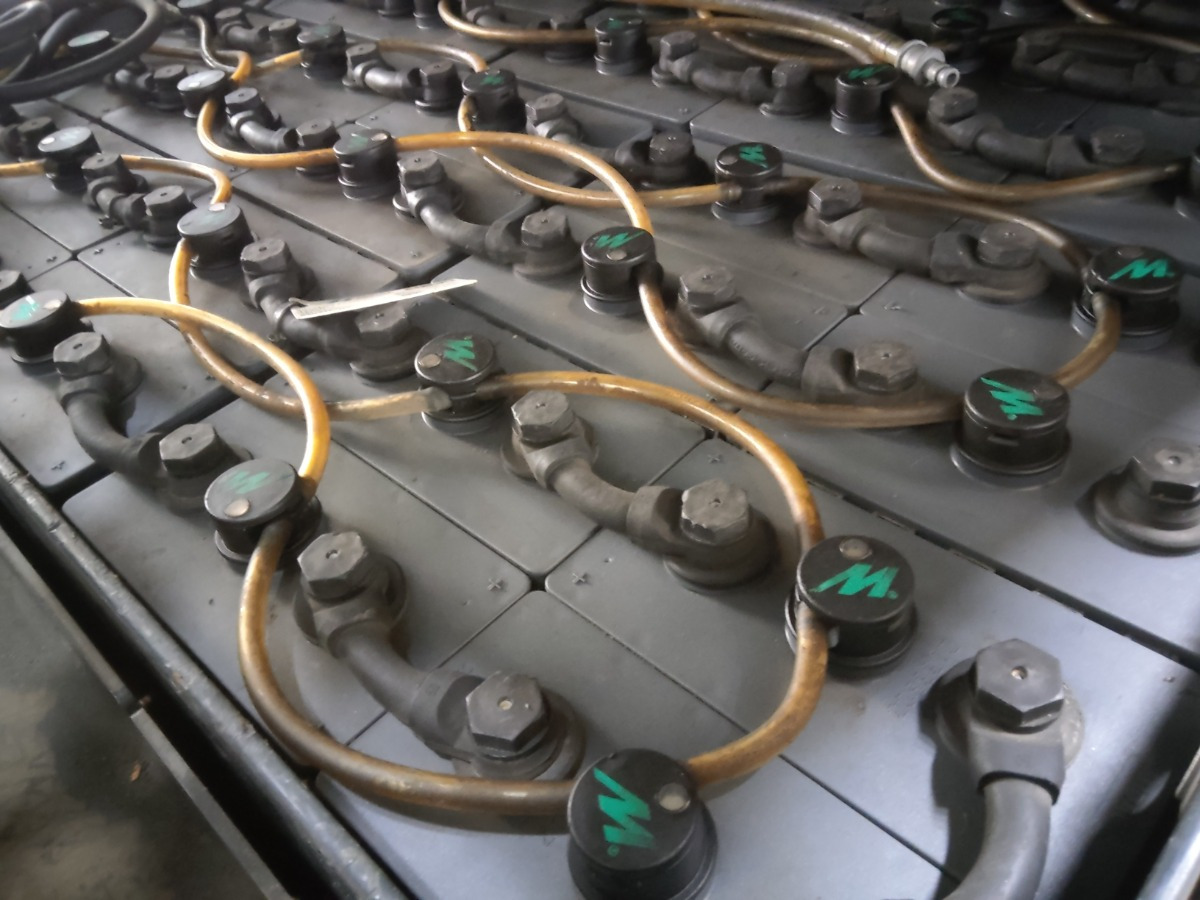 Linde E35HL-01 - Električni viljuškar: slika 4 Linde E35HL-01 - Električni viljuškar: slika 4