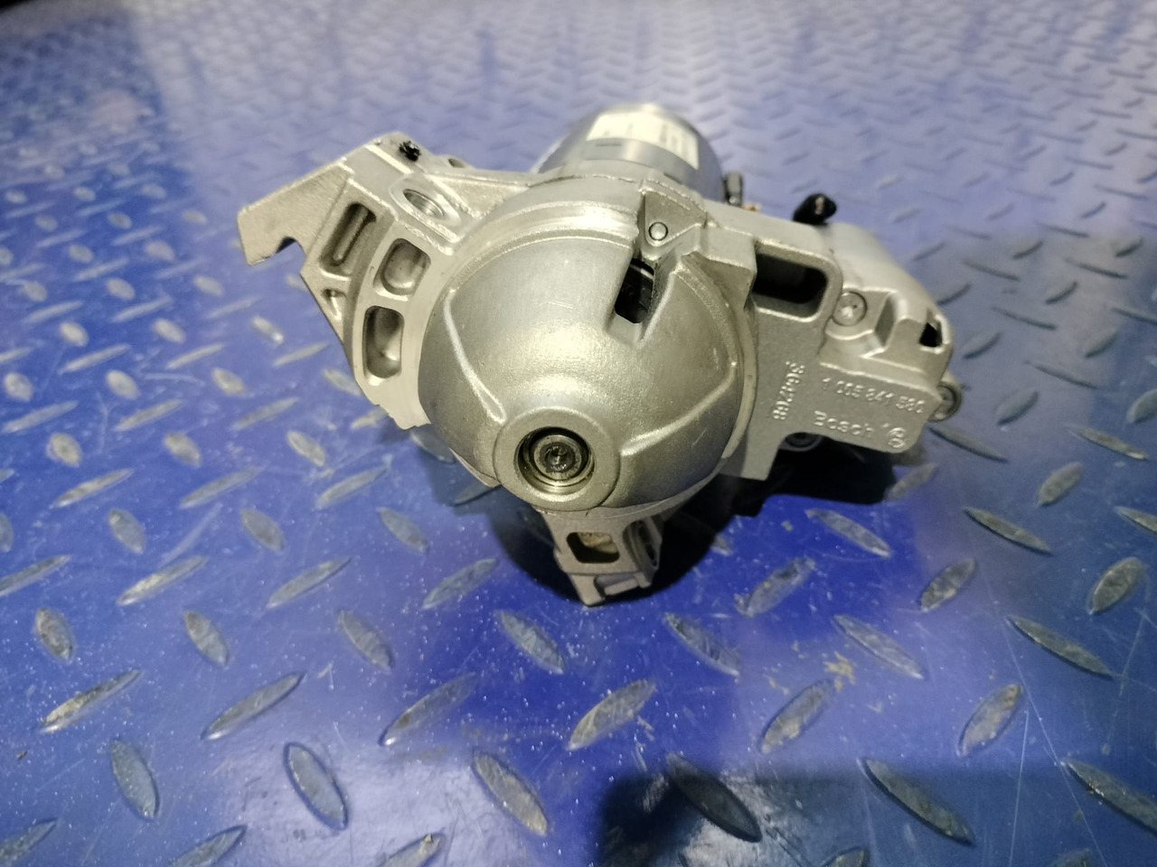 BOSCH Starter BMW 12418589891 - Elektropokretač za Kamion: slika 2 BOSCH Starter BMW 12418589891 - Elektropokretač za Kamion: slika 2