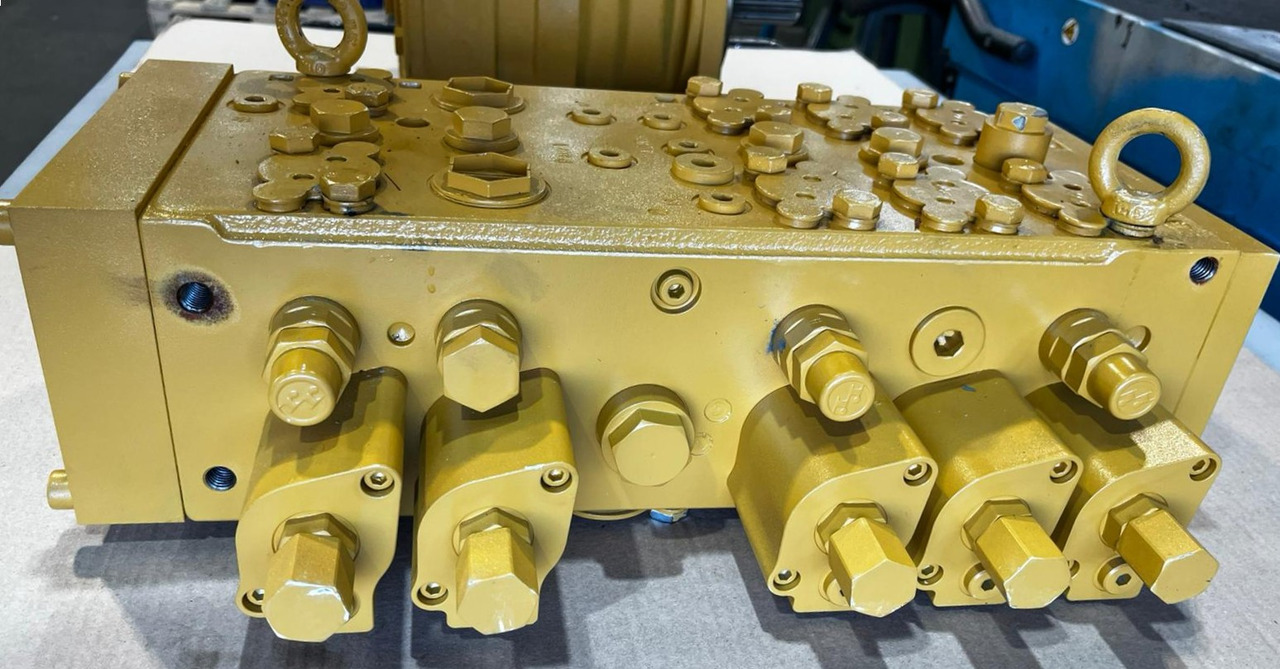 CATERPILLAR 194-7848 Valve GP-Main Control – Genuine Caterpillar Hydraulic Control Valve - Ventil za Bager točkaš: slika 1 CATERPILLAR 194-7848 Valve GP-Main Control – Genuine Caterpillar Hydraulic Control Valve - Ventil za Bager točkaš: slika 1