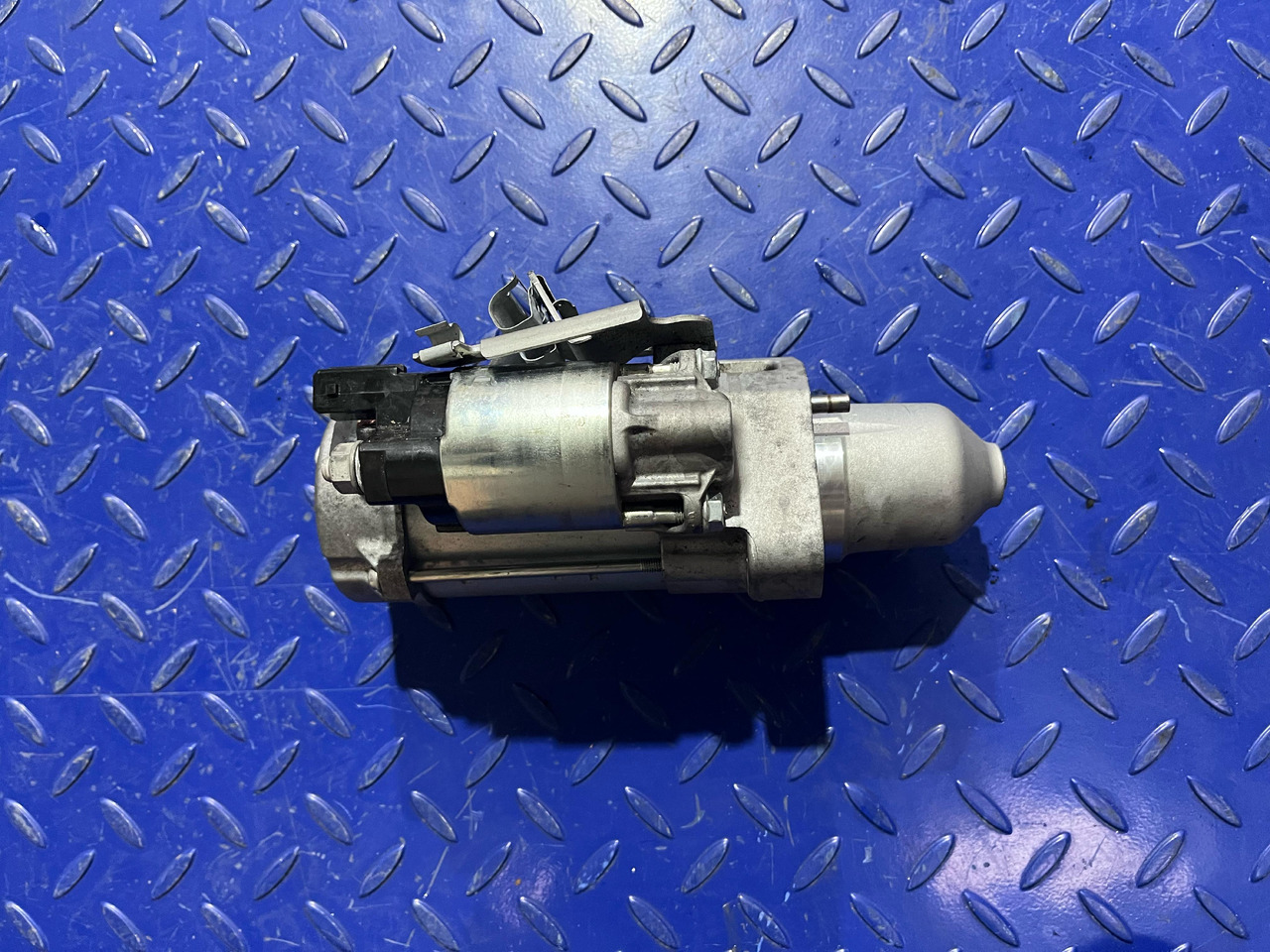 DENSO BMW Starter 8657337 M5 F90 M8 F91 F92 S63M G05 M50IX G14 M850IX - Elektropokretač: slika 3 DENSO BMW Starter 8657337 M5 F90 M8 F91 F92 S63M G05 M50IX G14 M850IX - Elektropokretač: slika 3