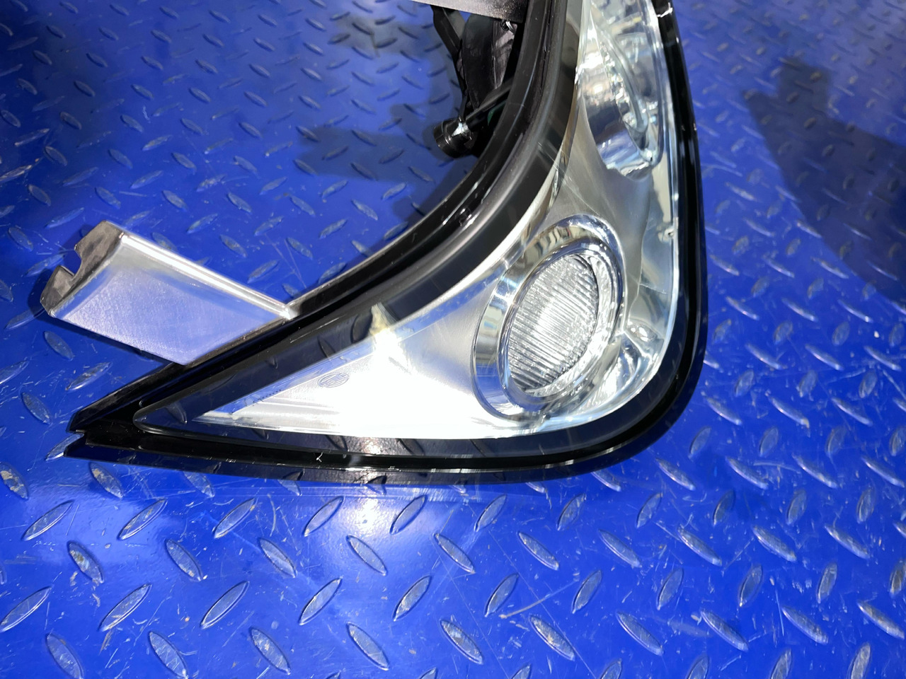 HELLA Headlight Set 1KE996 600-05 / 06 - Prednja svetla: slika 3 HELLA Headlight Set 1KE996 600-05 / 06 - Prednja svetla: slika 3