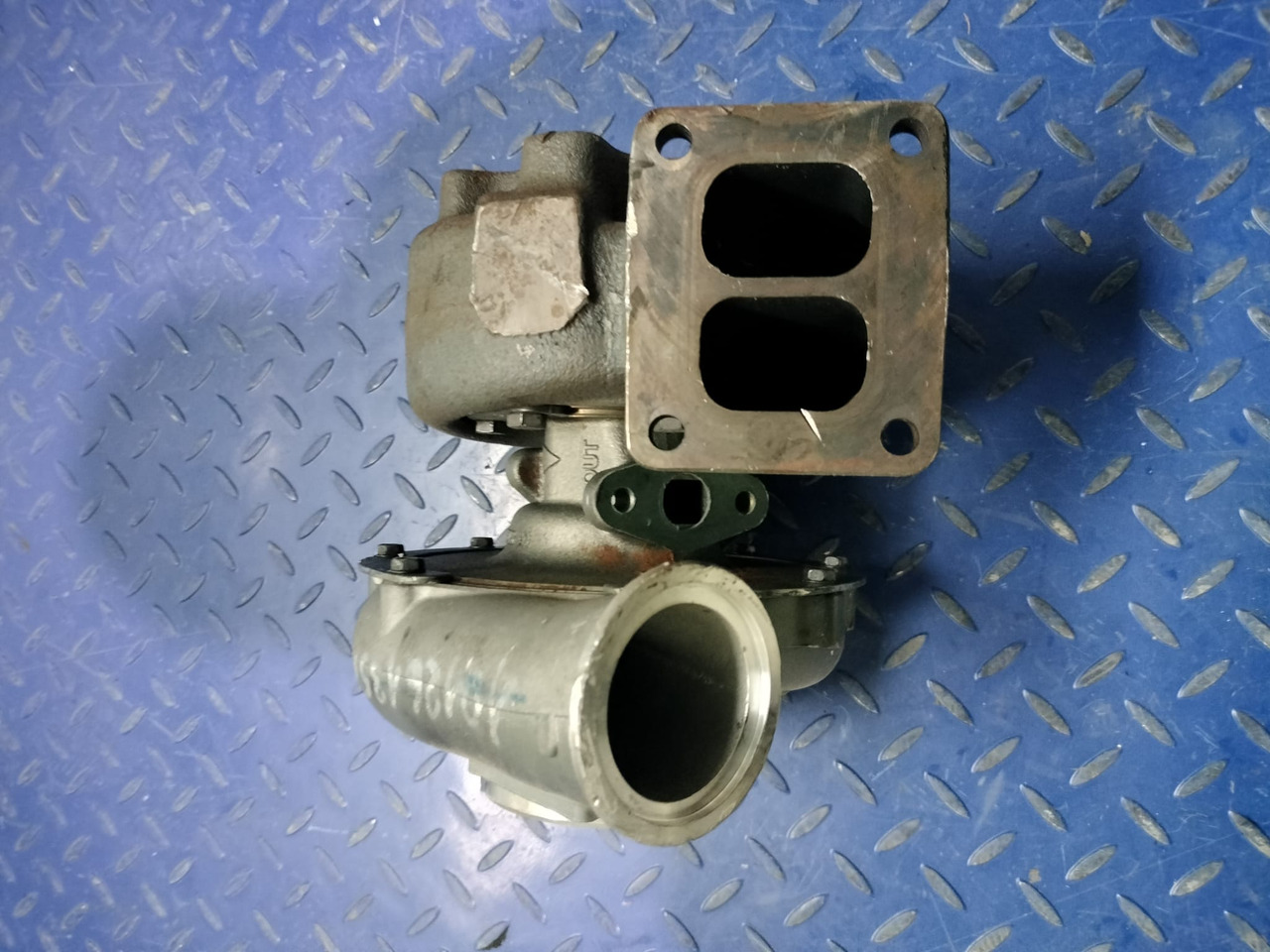 HOLSET Holset HX50-3767758 - Turbo za Kamion: slika 1 HOLSET Holset HX50-3767758 - Turbo za Kamion: slika 1