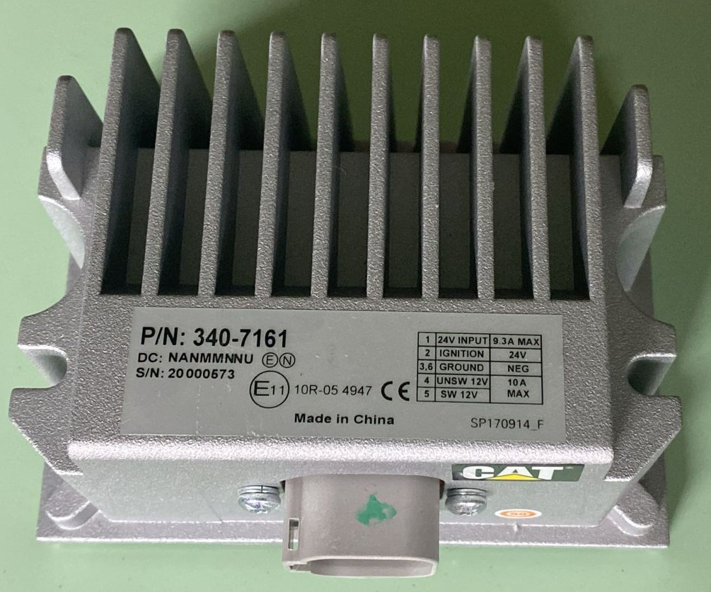 CATERPILLAR 340-7161 24 Volt to 12 Volt Power Converter - Rezervni deo za Bager: slika 1 CATERPILLAR 340-7161 24 Volt to 12 Volt Power Converter - Rezervni deo za Bager: slika 1