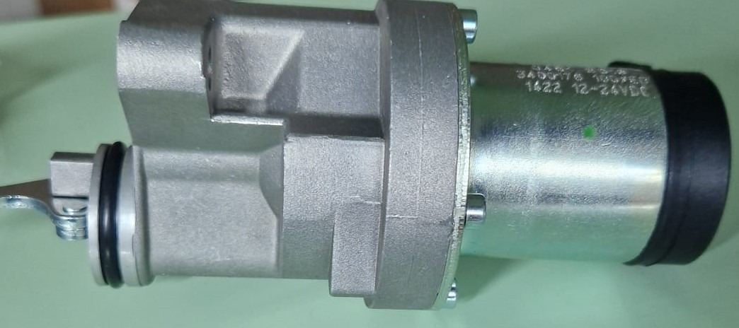 DEUTZ Solenoid 04513018 - Rezervni deo za Građevinska mašina: slika 4 DEUTZ Solenoid 04513018 - Rezervni deo za Građevinska mašina: slika 4