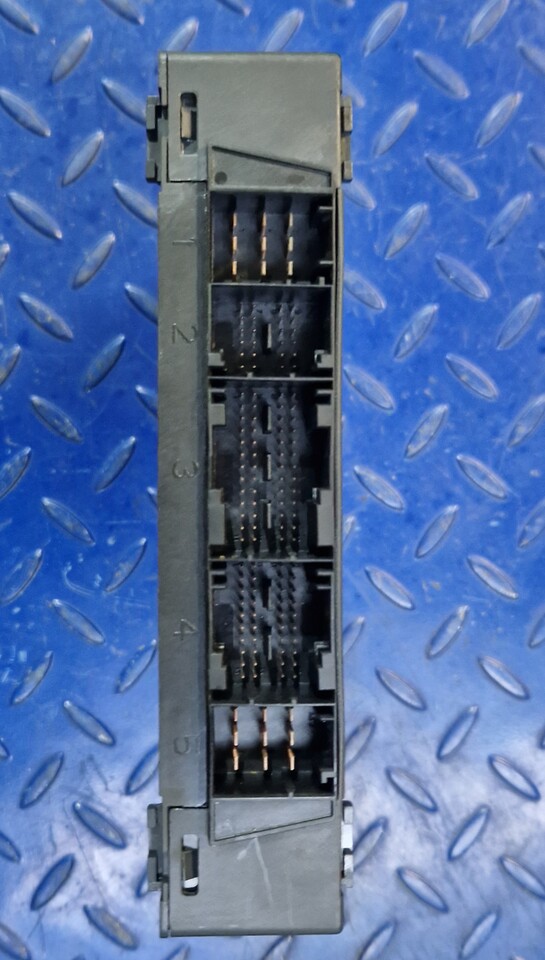 MERCEDES-BENZ Control Device CPC3 A0044465802 Actros Mp4 - Rezervni deo za Druga mašina: slika 3 MERCEDES-BENZ Control Device CPC3 A0044465802 Actros Mp4 - Rezervni deo za Druga mašina: slika 3