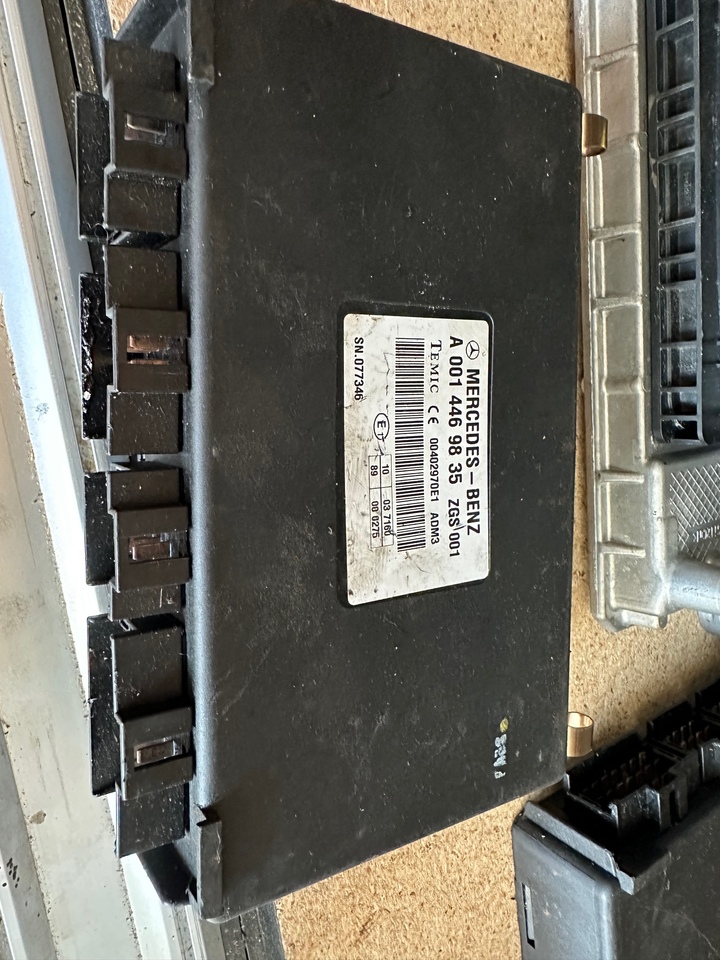 Temic Mercedes Unimog Ecu A0004469835 - Upravljačka jedinica za Druga mašina: slika 1 Temic Mercedes Unimog Ecu A0004469835 - Upravljačka jedinica za Druga mašina: slika 1