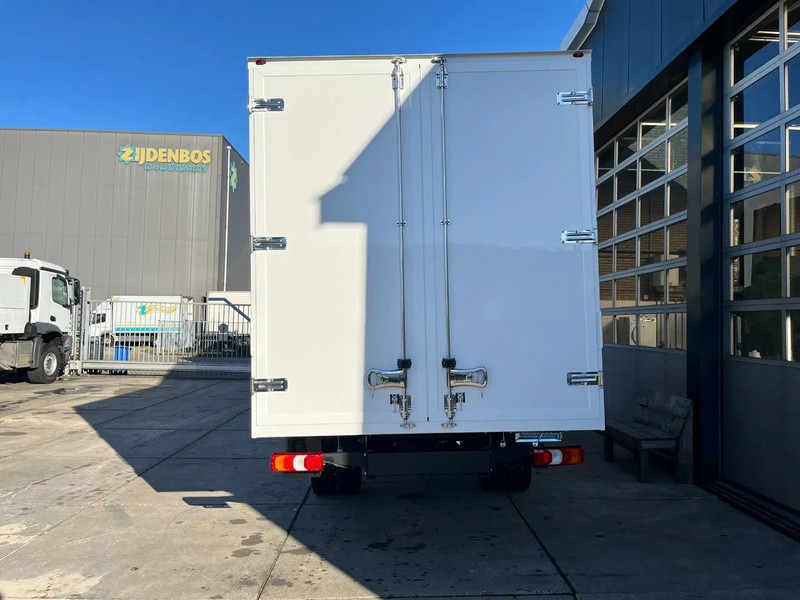 Mercedes-Benz Accelo 915 4x2 Closed Cargo Truck - Kamion sa zatvorenim sandukom: slika 5 Mercedes-Benz Accelo 915 4x2 Closed Cargo Truck - Kamion sa zatvorenim sandukom: slika 5