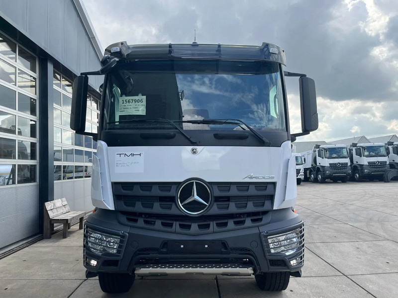 Mercedes-Benz Arocs 4040 6x6 Water Tank Truck - Kamion cisterna: slika 5 Mercedes-Benz Arocs 4040 6x6 Water Tank Truck - Kamion cisterna: slika 5