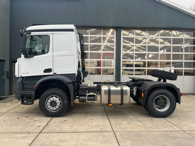 Mercedes-Benz Actros 2045 S 4x2 Tractor Head - Tegljač: slika 2 Mercedes-Benz Actros 2045 S 4x2 Tractor Head - Tegljač: slika 2