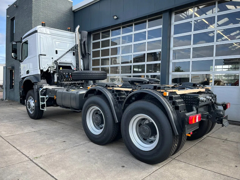 Mercedes-Benz Arocs 4058 AS 6x6 Tractor Head 180T Push Pull EURO-5 - Tegljač: slika 3 Mercedes-Benz Arocs 4058 AS 6x6 Tractor Head 180T Push Pull EURO-5 - Tegljač: slika 3