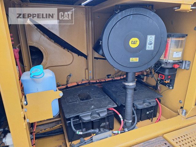 Bager guseničar Cat 390FL: slika 30