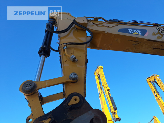 Bager guseničar Cat 390FL: slika 11