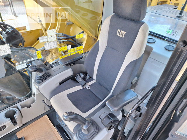 Bager guseničar Cat 390FL: slika 25