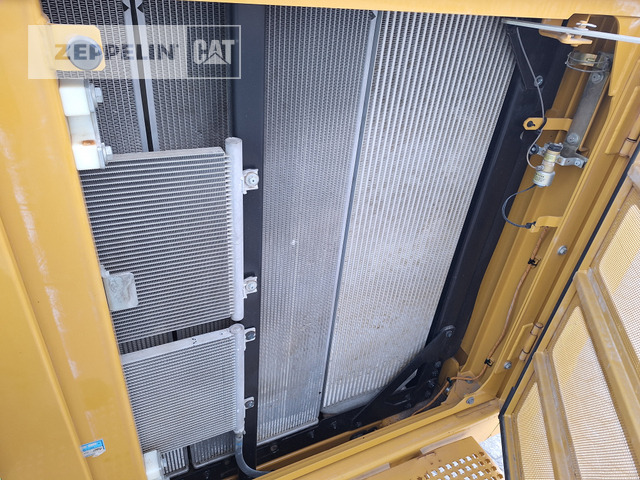 Bager guseničar Cat 390FL: slika 32