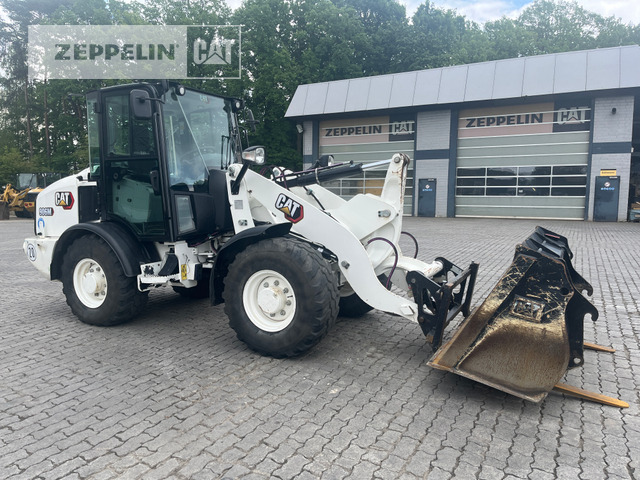 Cat 906M - Utovarivač točkaš: slika 1 Cat 906M - Utovarivač točkaš: slika 1