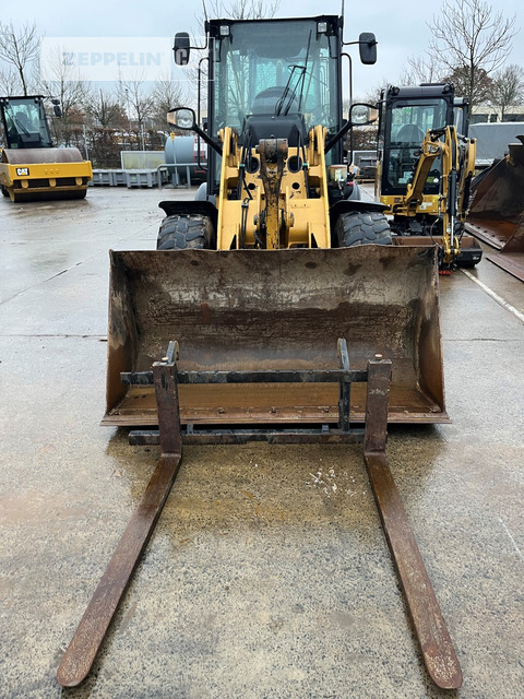 Cat 907M - Utovarivač točkaš: slika 2 Cat 907M - Utovarivač točkaš: slika 2