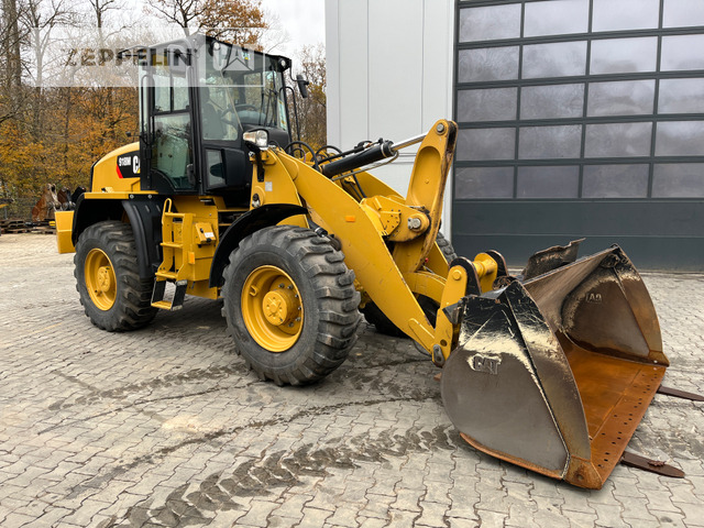 Cat 918M - Utovarivač točkaš: slika 2 Cat 918M - Utovarivač točkaš: slika 2