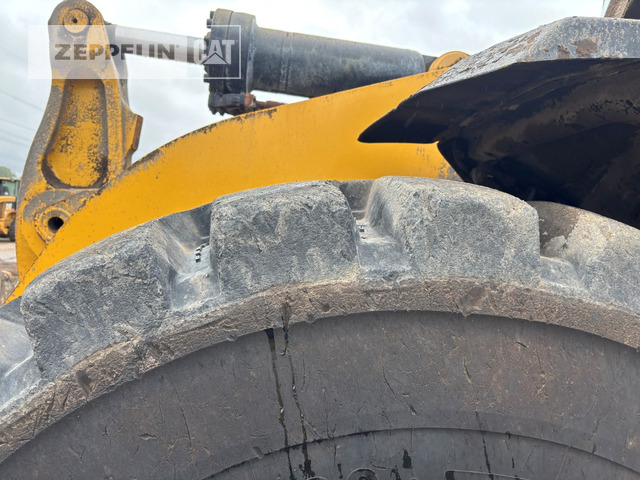 Utovarivač točkaš Cat 972M: slika 10