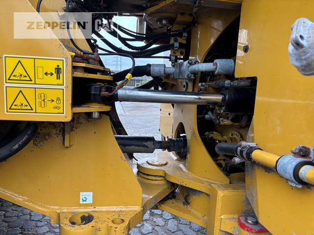 Utovarivač točkaš Cat 972M: slika 15