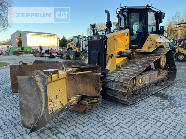 Cat D5 - Buldožer: slika 1 Cat D5 - Buldožer: slika 1