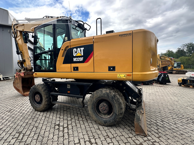 Cat M320F - Bager točkaš: slika 2 Cat M320F - Bager točkaš: slika 2