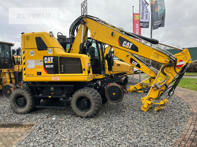 Cat M323F - Bager: slika 1 Cat M323F - Bager: slika 1