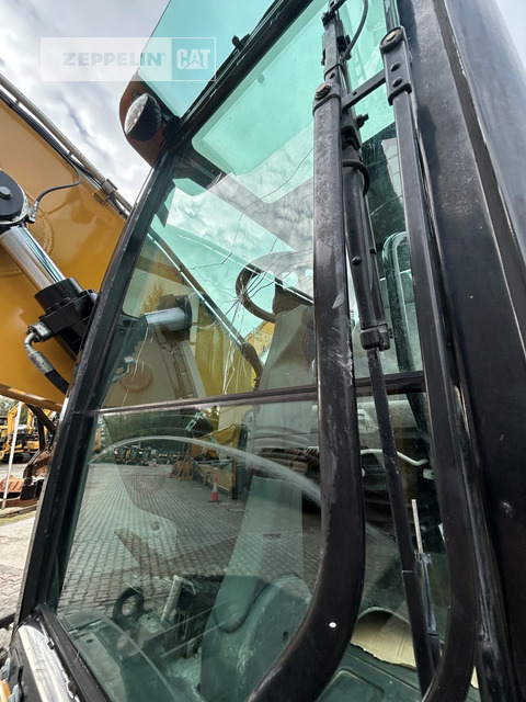 Bager za obradu otpada/ Industrije Cat MH3024-06C: slika 36