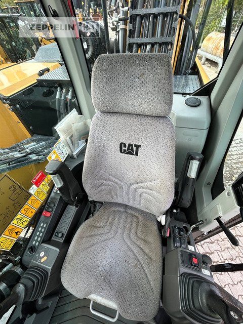 Bager za obradu otpada/ Industrije Cat MH3024-06C: slika 34