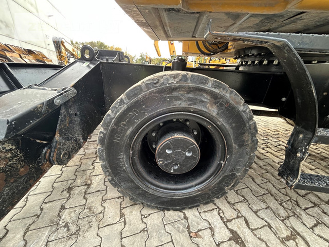 Bager za obradu otpada/ Industrije Cat MH3024-06C: slika 18