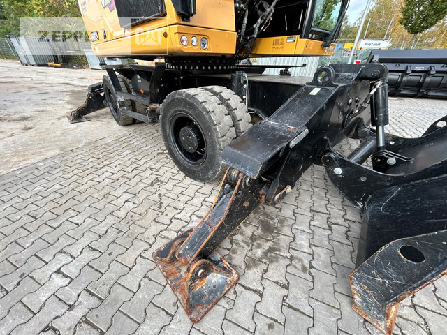 Bager za obradu otpada/ Industrije Cat MH3024-06C: slika 22
