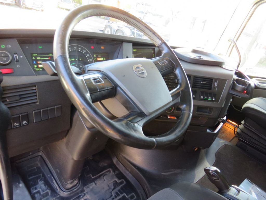 VOLVO (S) Truck FH 460 Abrollkipper Meiller 20.70, Funk - Kamion sa hidrauličnom kukom: slika 4 VOLVO (S) Truck FH 460 Abrollkipper Meiller 20.70, Funk - Kamion sa hidrauličnom kukom: slika 4