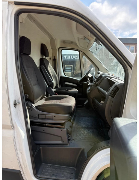 Opel Movano 2.2 diesel lang en hoog met laadklep, motor problemen... - Furgon: slika 4 Opel Movano 2.2 diesel lang en hoog met laadklep, motor problemen... - Furgon: slika 4