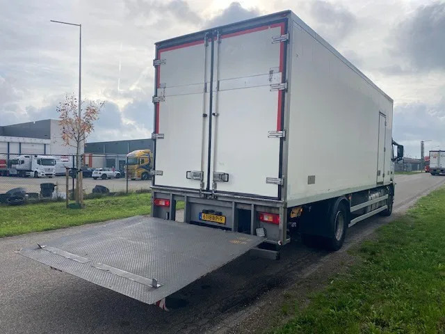 Volvo FM 330 koel vries 2 temperaturen ,CARRIER,met tussenwand, zijdeur en laadklep - Hladnjača: slika 3 Volvo FM 330 koel vries 2 temperaturen ,CARRIER,met tussenwand, zijdeur en laadklep - Hladnjača: slika 3