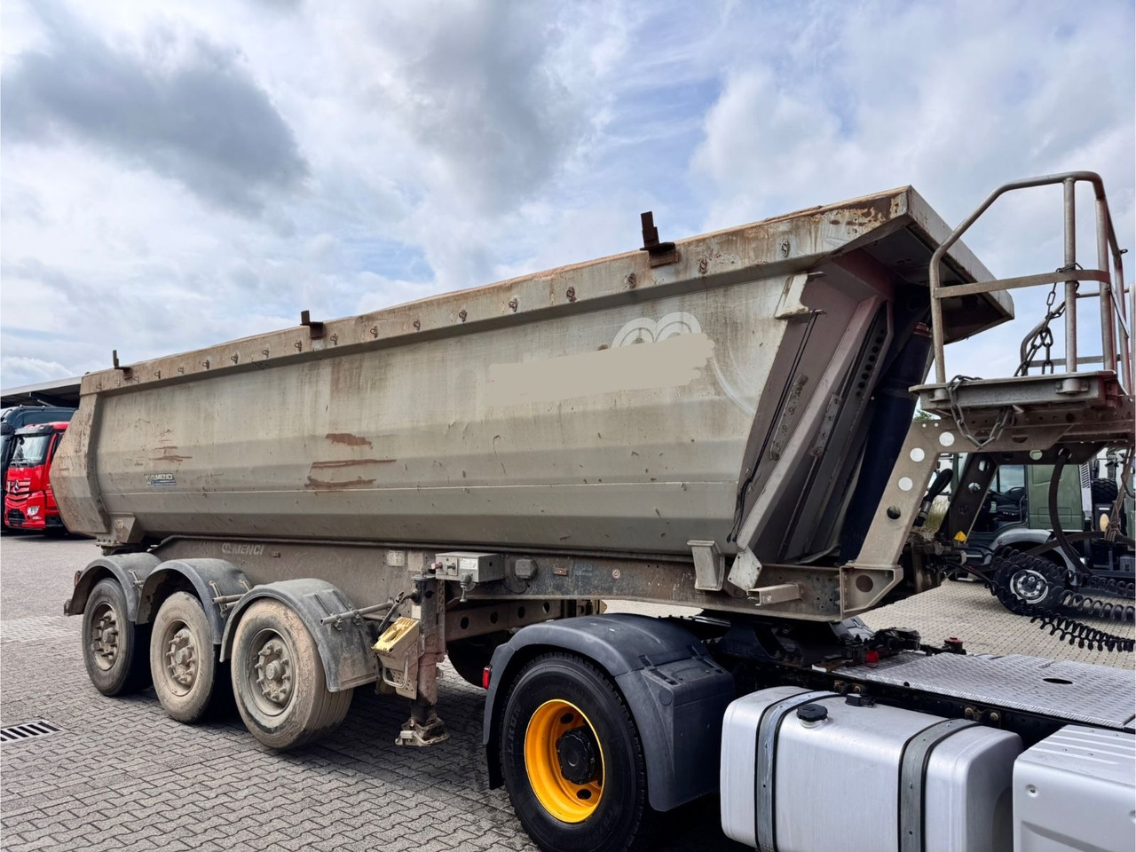 Menci SA700R Kipper Mulde 27m³ Lift Stahl 3 Stück - Poluprikolica istovarivača: slika 2 Menci SA700R Kipper Mulde 27m³ Lift Stahl 3 Stück - Poluprikolica istovarivača: slika 2