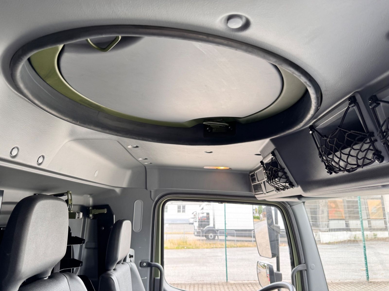 Dostavno vozilo sa otvorenom sandukom Mercedes-Benz 1018 Atego 4x4 Allrad Camper: slika 12 Dostavno vozilo sa otvorenom sandukom Mercedes-Benz 1018 Atego 4x4 Allrad Camper: slika 12