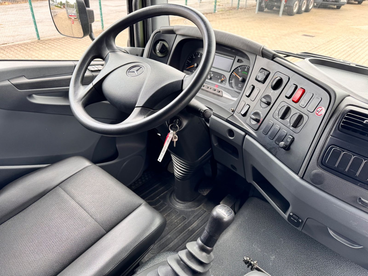 Dostavno vozilo sa otvorenom sandukom Mercedes-Benz 1018 Atego 4x4 Allrad Camper: slika 10 Dostavno vozilo sa otvorenom sandukom Mercedes-Benz 1018 Atego 4x4 Allrad Camper: slika 10