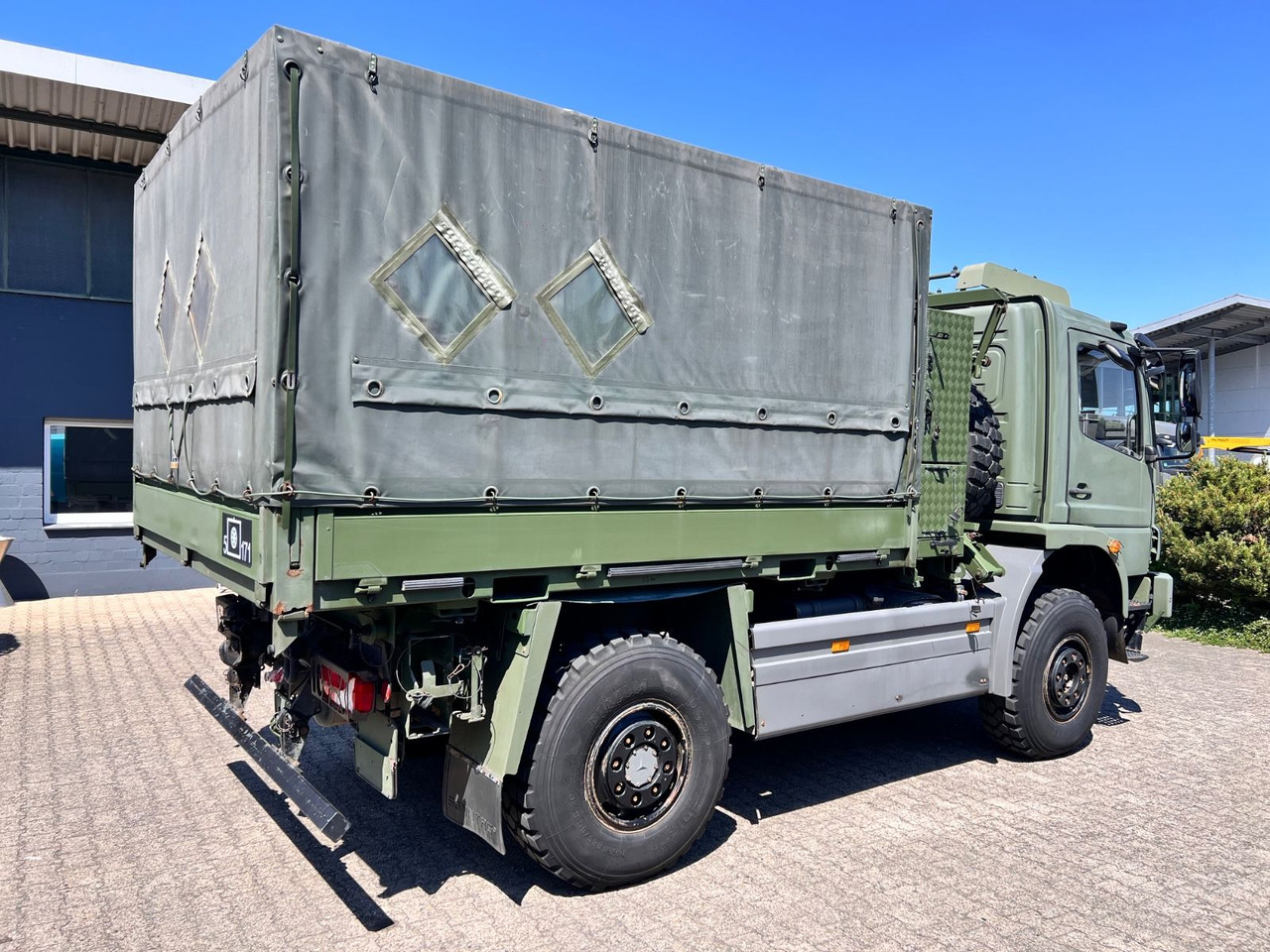Mercedes-Benz 1018 Atego 4x4 Allrad Miltär Camper Expedition - Kamion za prevoz kontejnera/ Kamion sa promenjivim sandukom: slika 5 Mercedes-Benz 1018 Atego 4x4 Allrad Miltär Camper Expedition - Kamion za prevoz kontejnera/ Kamion sa promenjivim sandukom: slika 5